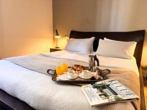 Brera Art & Vintage Decor Apt - Walk to Duomo & Fashion Triangle