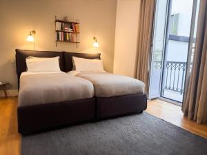 Brera Art & Vintage Decor Apt - Walk to Duomo & Fashion Triangle