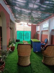 Red king home stay