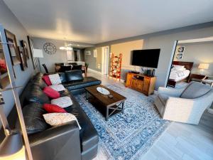 Ocean View Luxury Condo Oceanfront and Pool