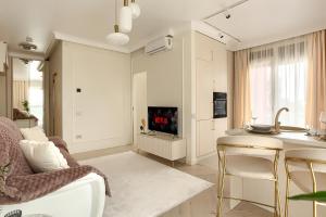 ARI Luxury Apartment with Balcony - AFI Mall