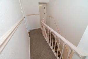 Ravenhill Four-Bed Retreat with parking