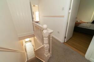 Ravenhill Four-Bed Retreat with parking