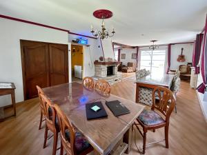 Grande maison - piscine couverte