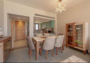 Ollystays Ancient Hill 4BR Villa Private Pool