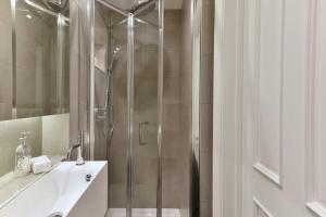 Beautiful Micro studio at 4th floor- Notting Hill.