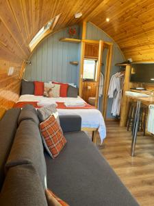 Mill House Farm Pods- Jackdaws Den