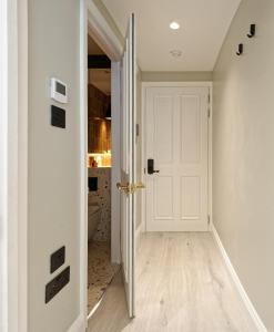 One bedroom in Notting Hill Gate-Ground floor
