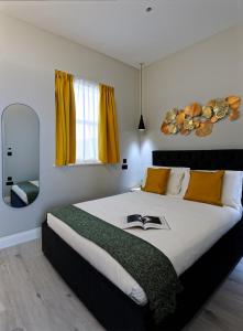 One bedroom in Notting Hill Gate-Ground floor