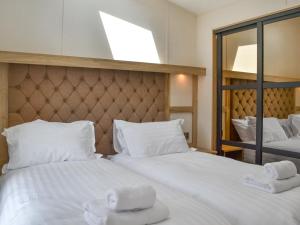 Fairways Retreat 1 - Uk50246