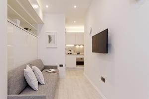 Lovely Micro studio -4th floor- Notting Hill Gate.