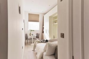 Lovely Micro studio -4th floor- Notting Hill Gate.