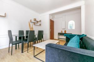 T2 Paris 19ème Buttes Chaumont - II