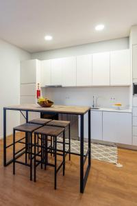 Colorful & Cozy Apartment by HostWise