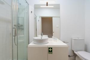 Colorful & Cozy Apartment by HostWise