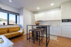 Colorful & Cozy Apartment by HostWise
