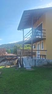 Casa em ilhabela com vista para o mar