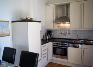 Lichtdurchflutete Fewo mit 2 Balkonen, strandnah, mit Parkplatz