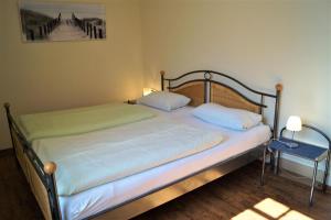 Strandnahe Fewo mit Balkon, WLAN-Anschluss & PKW-Stellplatz