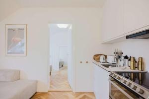 Stunning apartment by the lakes