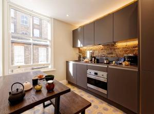 Micro studio-private bathroom 5 min Baker St tube.