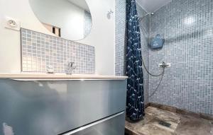 Cozy Home In Miramas With Outdoor Swimming Pool