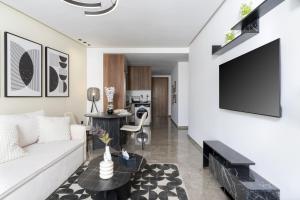 Bright Modern Studio, Gauthier