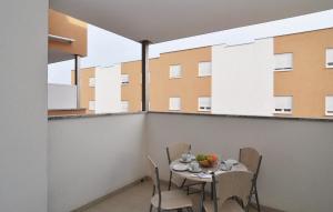 Awesome Apartment In Nin With Wifi