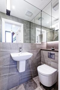 Premium area in central London at 3rd floor