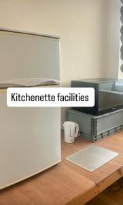 Accra is King Room Single Occupancy Quiet Home near Heathrow