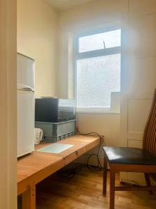 Accra is King Room Single Occupancy Quiet Home near Heathrow