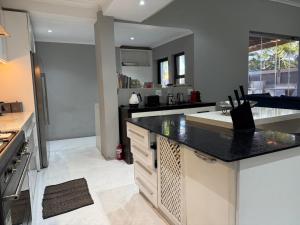 Centrally located 11 sleeper house near Canal Walk