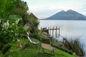 Relaxtitlan House on the lake shore