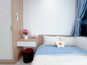 Tom NestHue Apartment 1