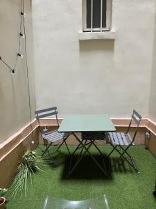 HeartOfParisEiffelTower