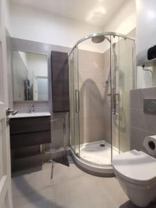 HeartOfParisEiffelTower