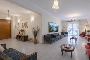 Elegant Breakfast included Two-Bedroom Residence- Athens- 300Mbps Internet - 10 min to Acropolis