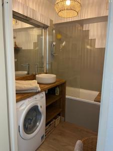 Grand studio avec terrasse ensoleillée 15 min plage