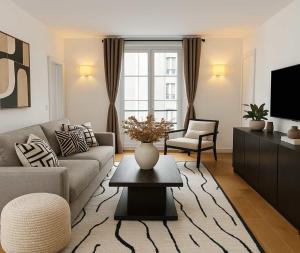 Stunning Jardin du Luxembourg property with lift