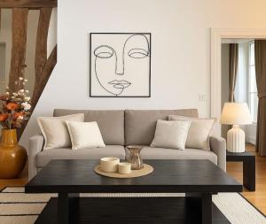 Stunning Jardin du Luxembourg property with lift