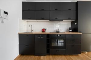 Spacious Apartment in Wrocław with Large Terrace and 2 Parking Spaces by Noclegi Renters