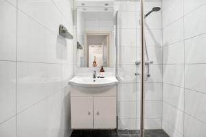 Spacious room in Majorstuen central Oslo by subway