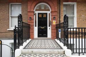 Micro studio - 4th floor -5 min to Baker St tube.