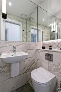 Micro studio - 4th floor -5 min to Baker St tube.