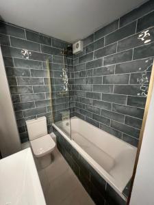 two bed Seafront apartment - sea views