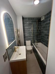 two bed Seafront apartment - sea views