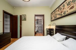 Fabryczna, Sun & Snow