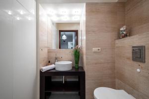 Fabryczna, Sun & Snow