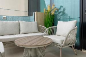 Designer Apartment 34-56 with Private Jacuzzi in JVC
