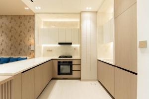 Designer Apartment 34-56 with Private Jacuzzi in JVC